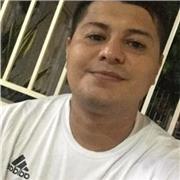 Profesor de educación física, activo en sus clases, enseñar lo base en todo los deportes es fundamental. La importancia de hacer actividad física en estos tiempos